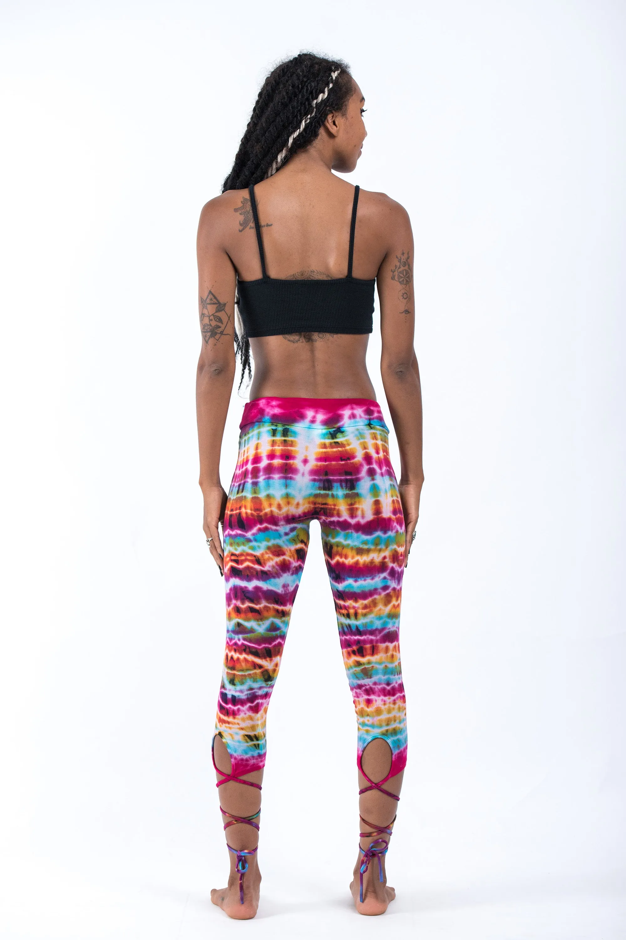 Melting Stripes Tie Dye Cotton Capri Leggings in Pink Rainbow