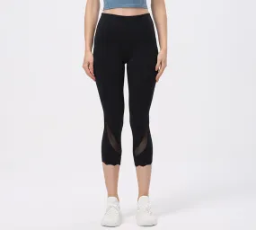 TARRAMARRA® High-Rise Scalloped Hem 7/8 Crop Flow Active Legging